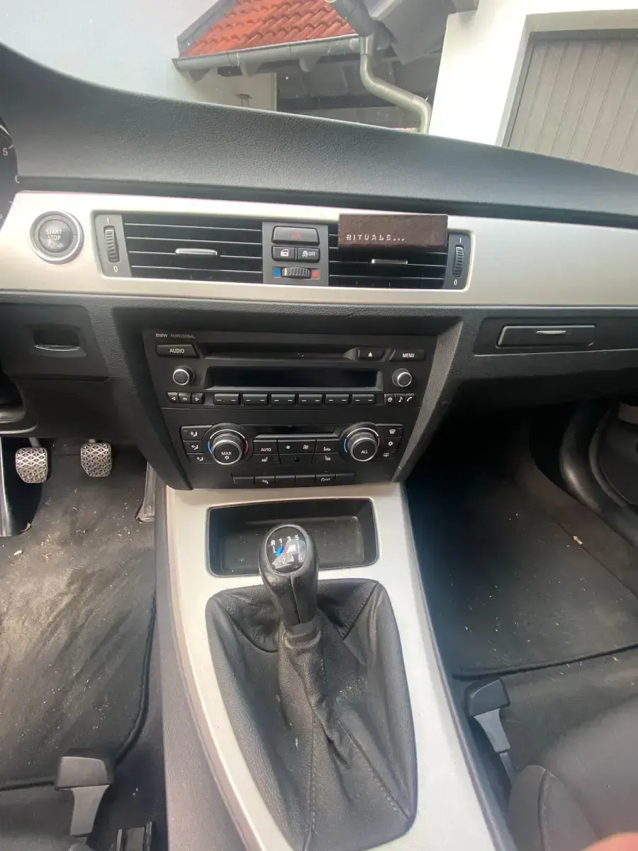 Gebraucht BMW 318 143 PS (105 kW) 2012 Blau Kombi
