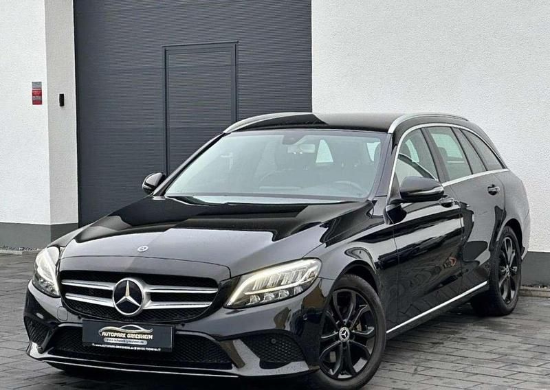 Schwarz Gebraucht 2019 Mercedes C200 Avantgarde Kombi | 19.700 € (Guter Preis) - Bild 1/4