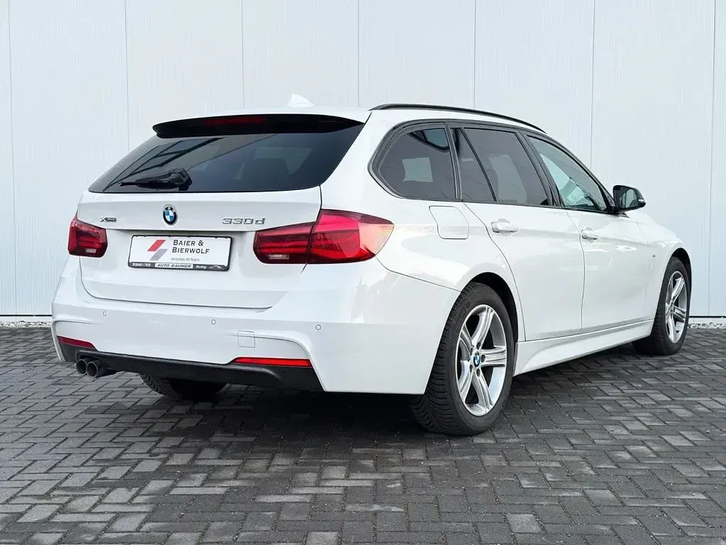 Gebraucht BMW 330 M Sport 258 PS (189 kW) 2019 Weiß Kombi