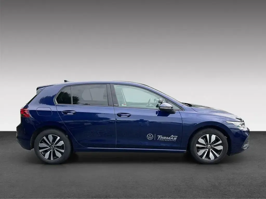 Gebraucht VW Golf VIII Move 150 PS (110 kW) 2023 Atlantic blue metallic Limousine