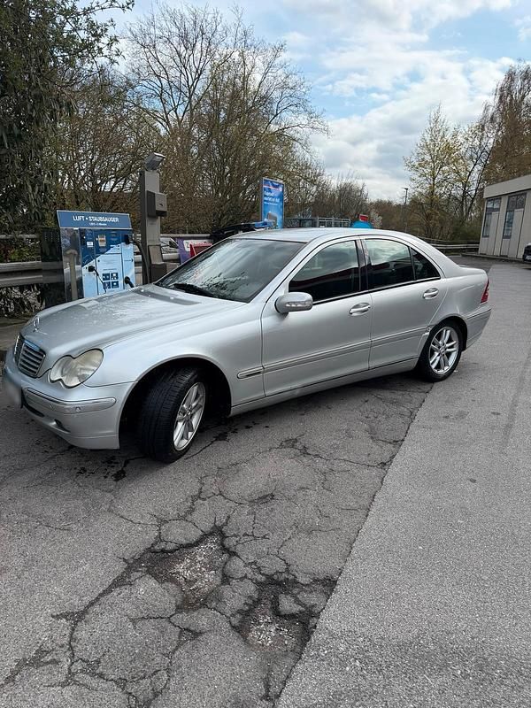 Gebraucht Mercedes C220 143 PS (105 kW) 2002 Grau Limousine