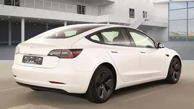 Gebraucht Tesla Model 3 RWD 239 kW (325 PS) 2022 Schwarz Limousine