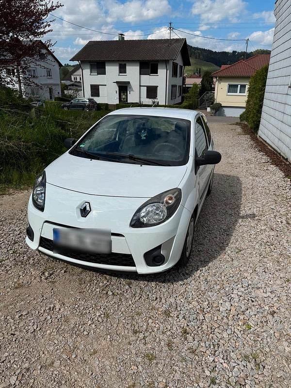 Second-hand Renault Twingo 75 CP (55 kW) 2011 Alb Hatchback