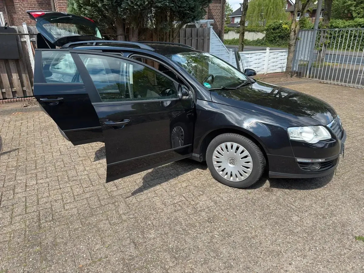 Usata VW Passat 110 CV (80 kW) 2009 Nero Station wagon
