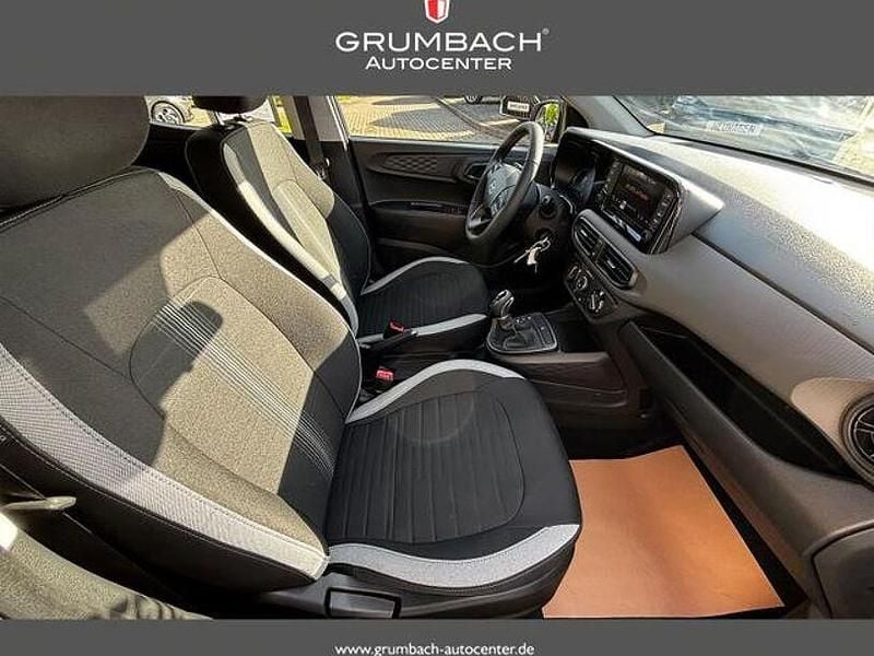 Neu Hyundai i10 63 PS (46 kW) 2025 Vibrant blue meineraleffekt Kleinwagen