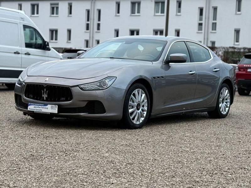 Silber Gebraucht 2014 Maserati Ghibli Coupé | 19.950 € (Teuer) - Bild 1/4