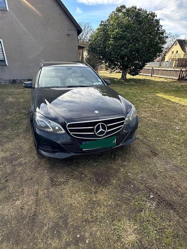 Gebraucht Mercedes E350 Avantgarde 252 PS (185 kW) 2014 Schwarz Kombi