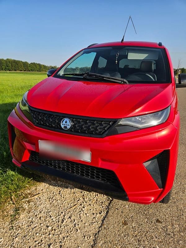 Rot Gebraucht 2023 Aixam Crossover Premium Premium Kleinwagen | 16.900 € (Fairer Preis) - Bild 1/4