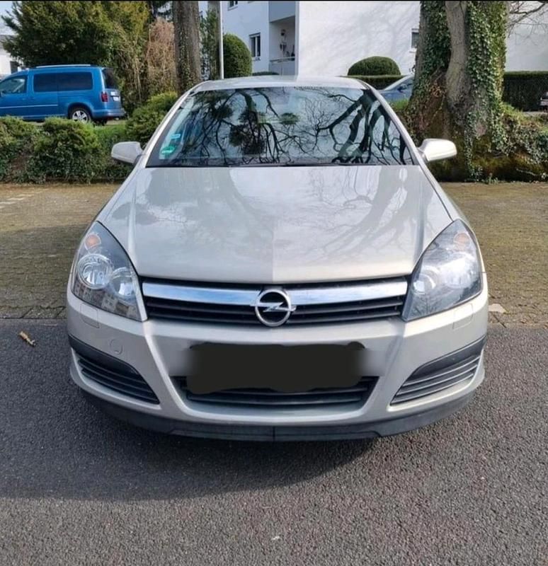 Grau Gebraucht 2006 Opel Astra Limousine | 2.950 € (Teuer) - Bild 1/4