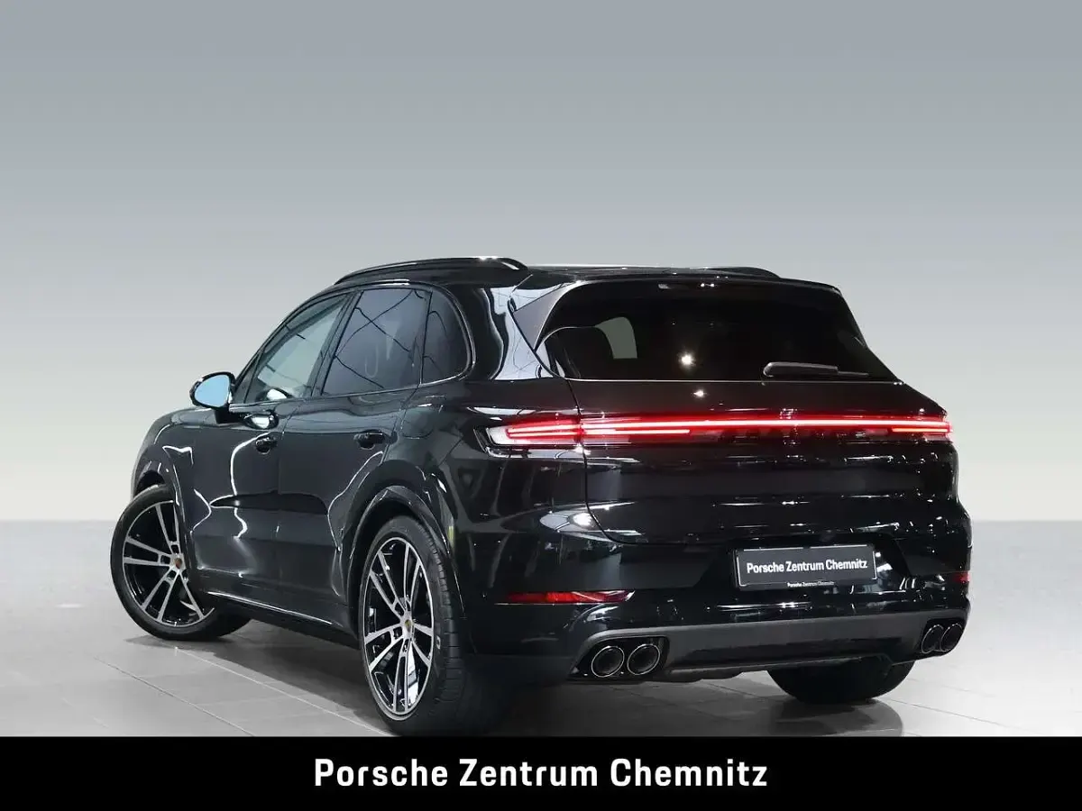 Gebraucht Porsche Cayenne 470 PS (345 kW) 2026 Schwarz SUV