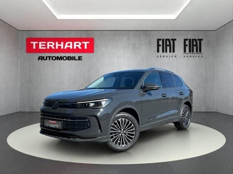 Grau Gebraucht 2024 VW Tiguan SUV | 33.987 € (Fairer Preis) - Bild 1/4