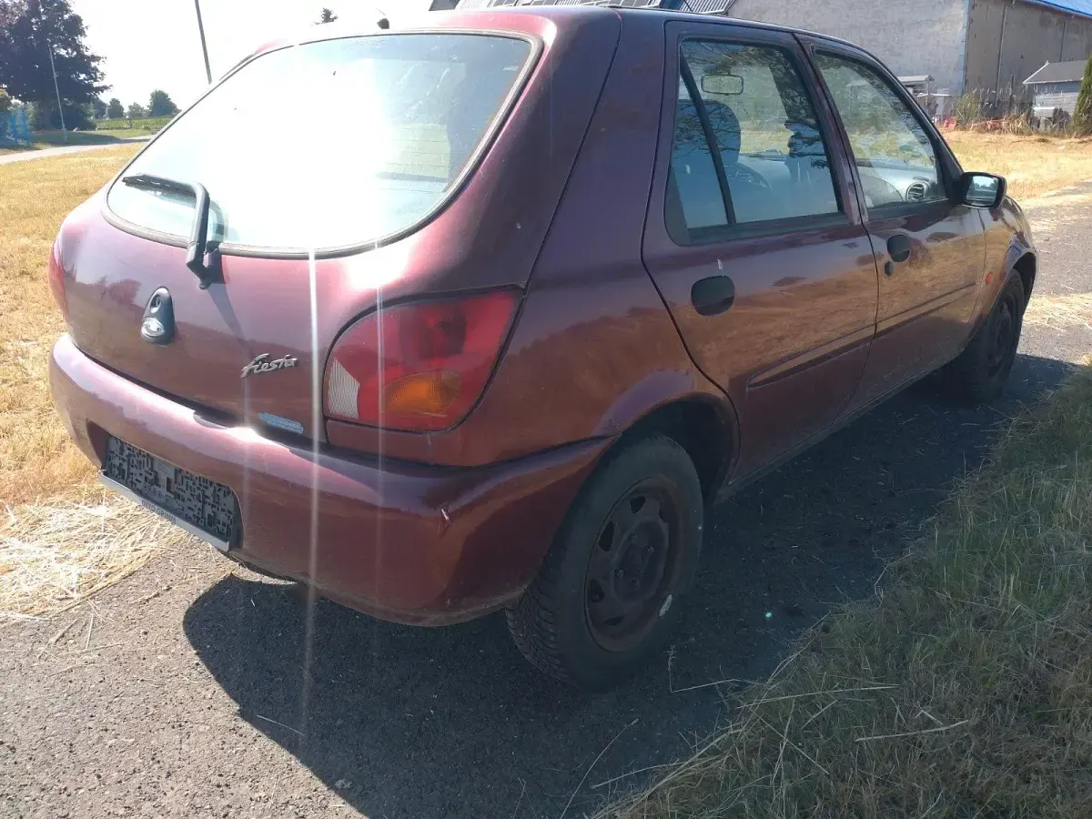 Gebraucht Ford Fiesta 75 PS (55 kW) 1998 Rot Kleinwagen