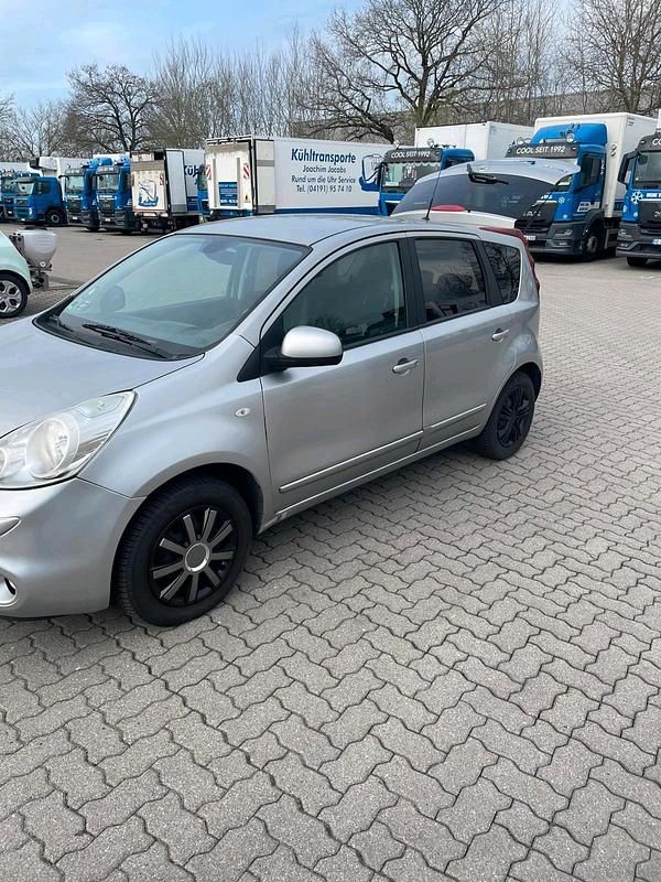 Gebraucht Nissan Note 70 PS (51 kW) 2009 Silber Kleinwagen