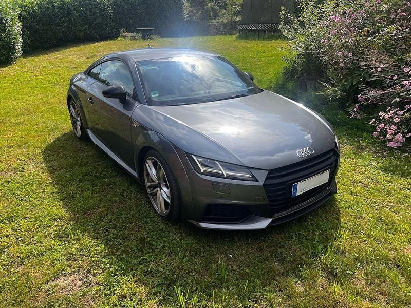 Grau Gebraucht 2017 Audi TT S-Line Coupé | 22.500 € (Teuer) - Bild 1/4