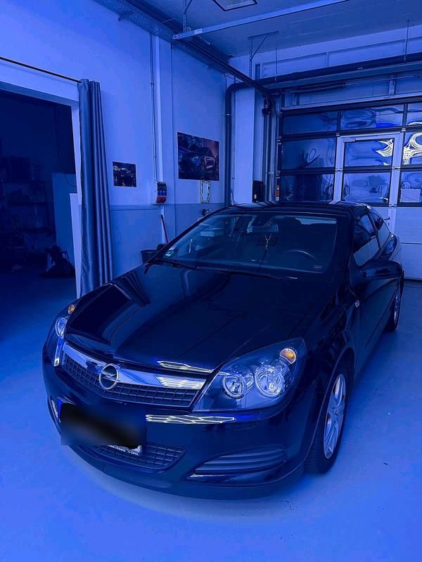 Schwarz Gebraucht 2009 Opel Astra GTC Eco Kleinwagen | 3.700 € (Fairer Preis) - Bild 1/4