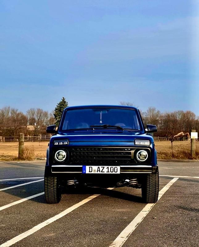 Gebraucht Lada niva 90 PS (66 kW) 2013 Blau SUV