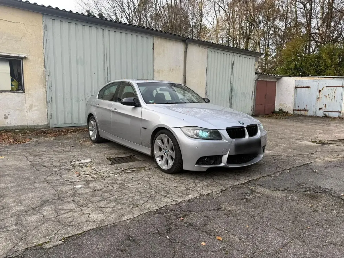 Gebraucht BMW 330 310 PS (228 kW) 2008 Silber Limousine