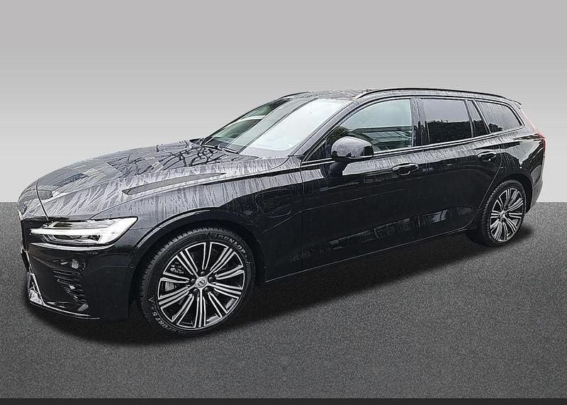 Schwarz Gebraucht 2025 Volvo V60 Plus Kombi | 39.998 € (Guter Preis) - Bild 1/4