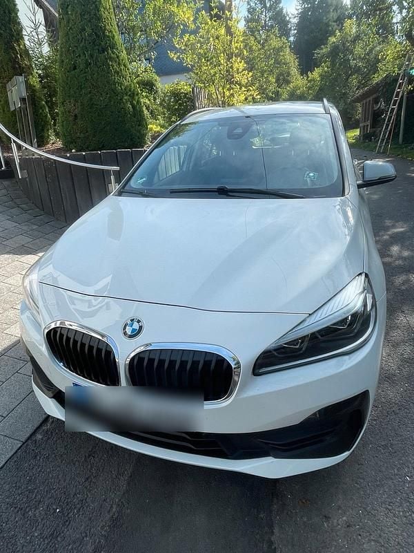 Weiß Gebraucht 2021 BMW 218 Advantage Kombi | 17.000 € (Superpreis) - Bild 1/4