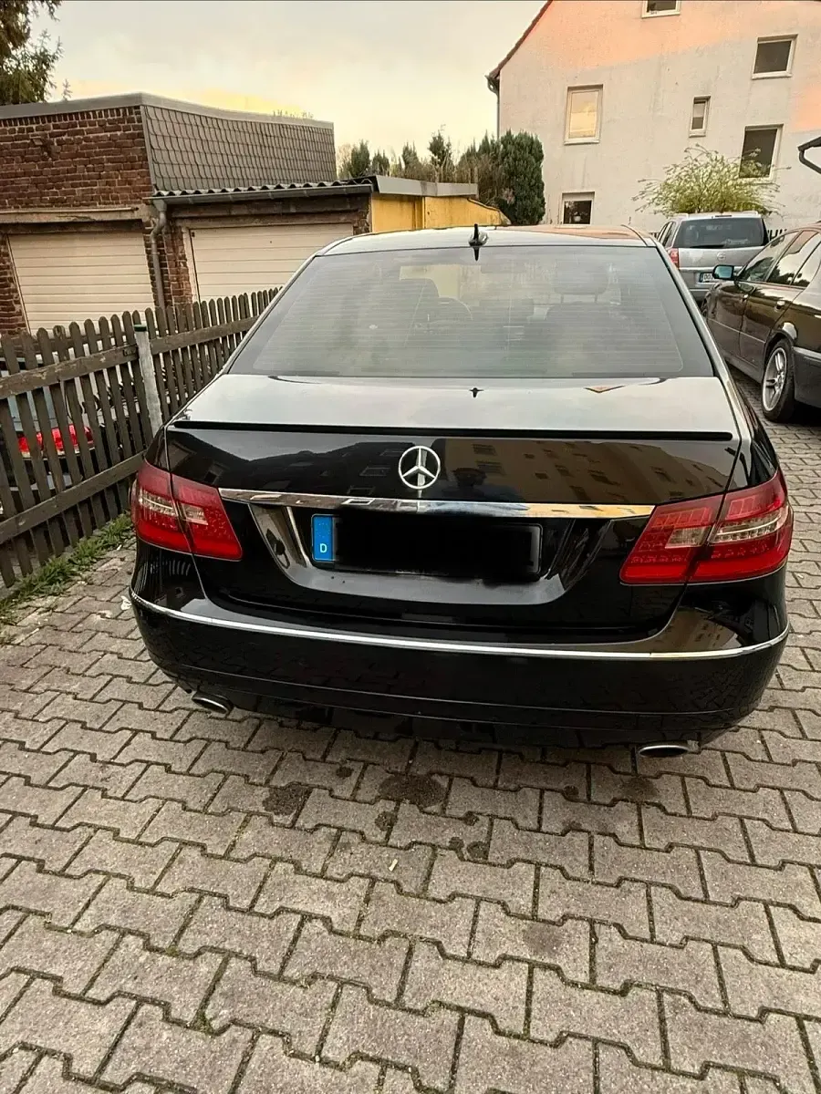 Gebraucht Mercedes E350 231 PS (169 kW) 2009 Schwarz Limousine