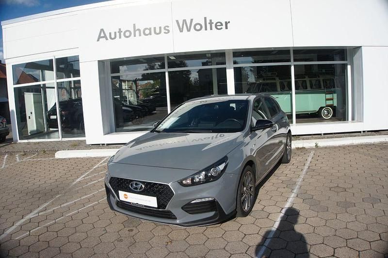 Shadow grey Gebraucht 2019 Hyundai i30 N Line Limousine | 15.460 € (Etwas zu teuer) - Bild 1/4