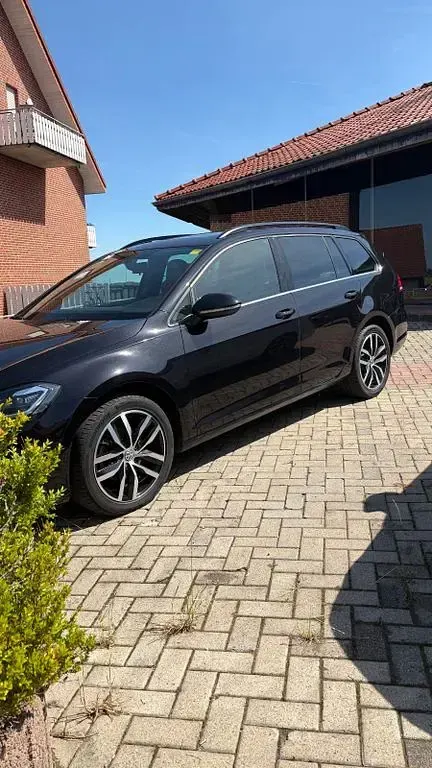 Gebraucht VW Golf VII Highline 150 PS (110 kW) 2019 Schwarz Kombi