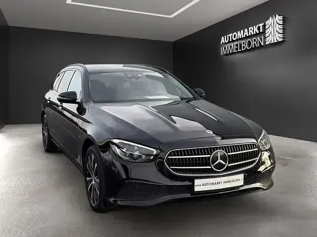 Gebraucht Mercedes E300 Night 306 PS (225 kW) 2022 Schwarz/baltic black Kombi