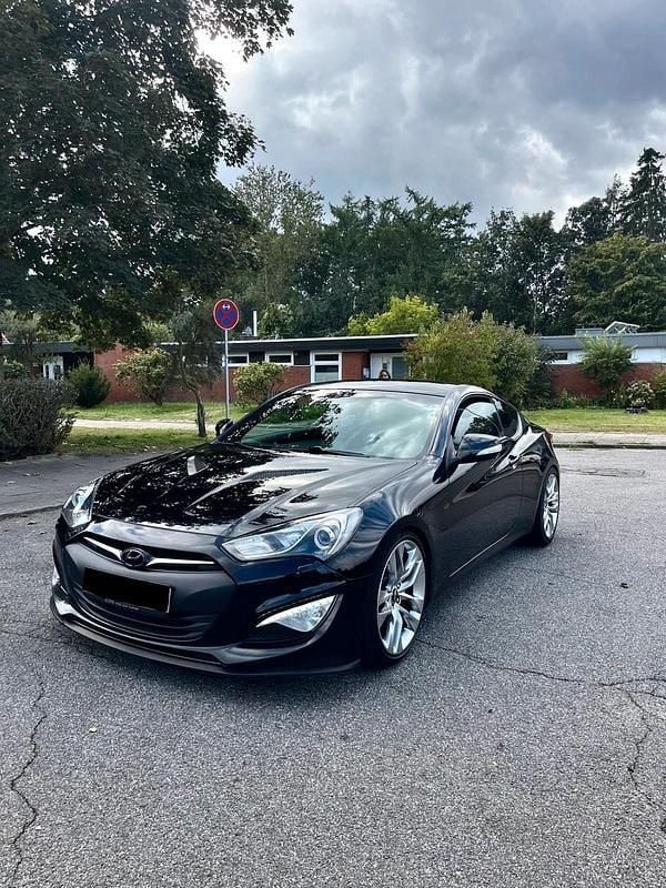 Schwarz Gebraucht 2014 Hyundai Genesis Coupé | 16.900 € - Bild 1/4