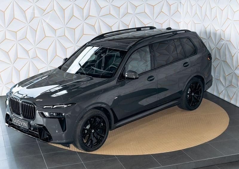 Black sapphire metallic Neu 2025 BMW X7 Exclusive SUV | 138.040 € - Bild 1/4