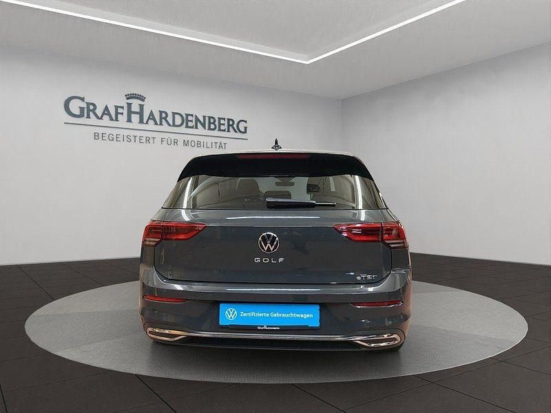 Gebraucht VW Golf VIII Move 110 PS (80 kW) 2024 Grau Limousine