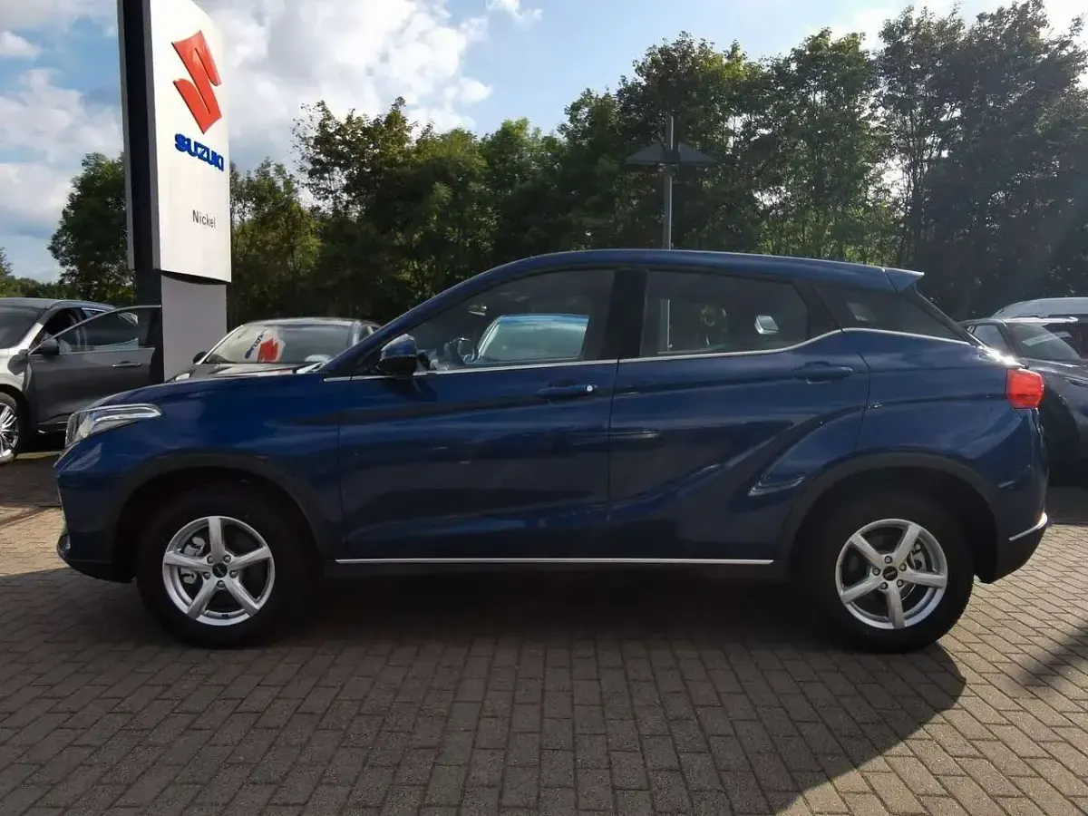 Neu DFSK Fengon 116 PS (85 kW) 2025 Blau SUV