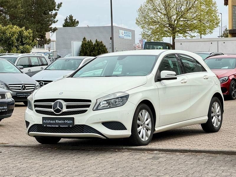Gebraucht Mercedes A200 Style 156 PS (114 kW) 2012 Weiß Limousine