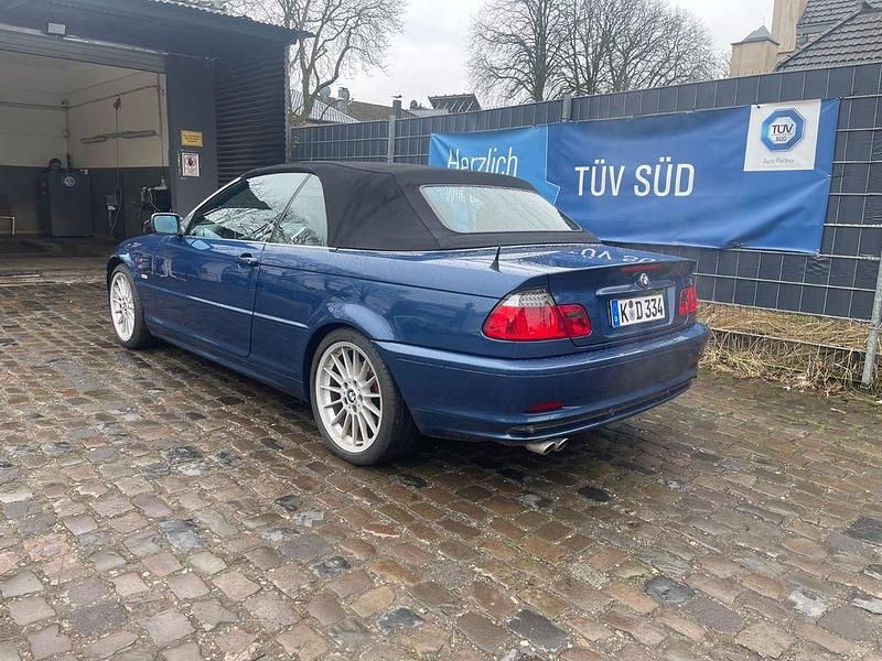 Gebraucht BMW 323 Cabriolet 170 PS (125 kW) 2000 Blau Cabrio