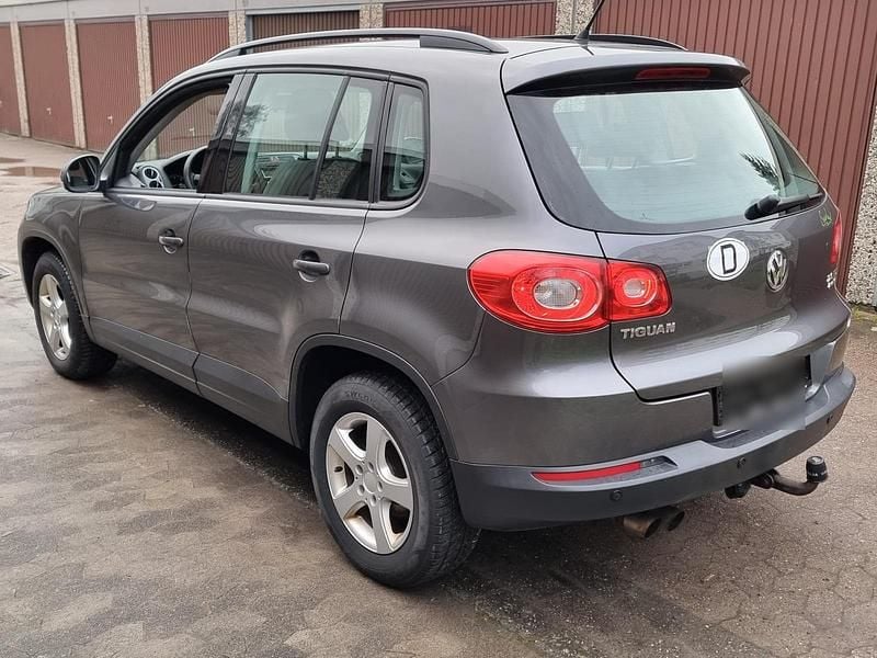 Gebraucht VW Tiguan 140 PS (102 kW) 2010 Grau SUV