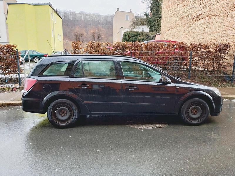 Gebraucht Opel Astra 125 PS (91 kW) 2005 Schwarz Kombi