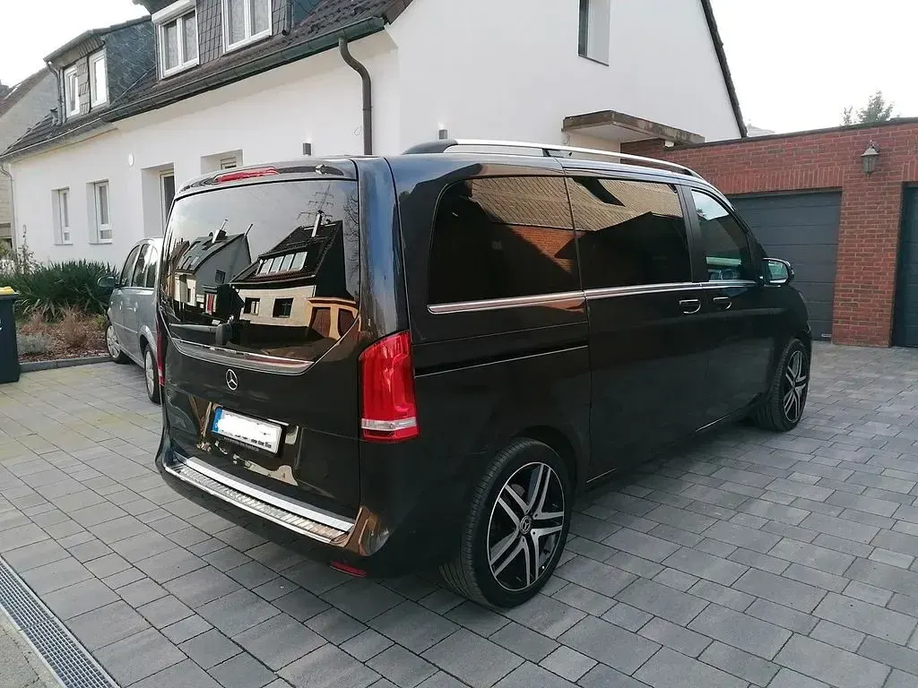 Gebraucht Mercedes V250 Avantgarde 190 PS (139 kW) 2020 Grau Van / Kleinbus