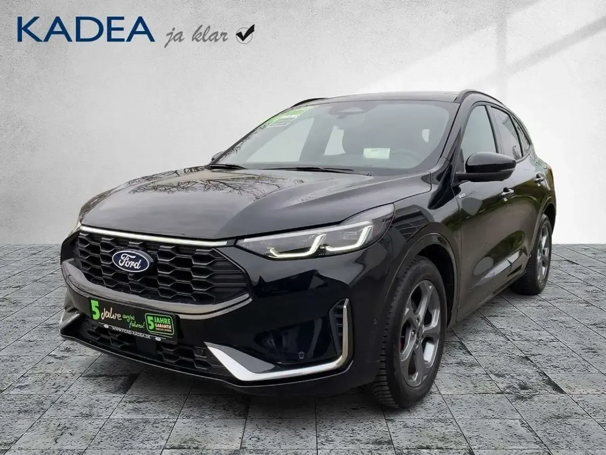 Usado Ford Kuga ST-Line X 151 HP (111 kW) 2025 Preto SUV