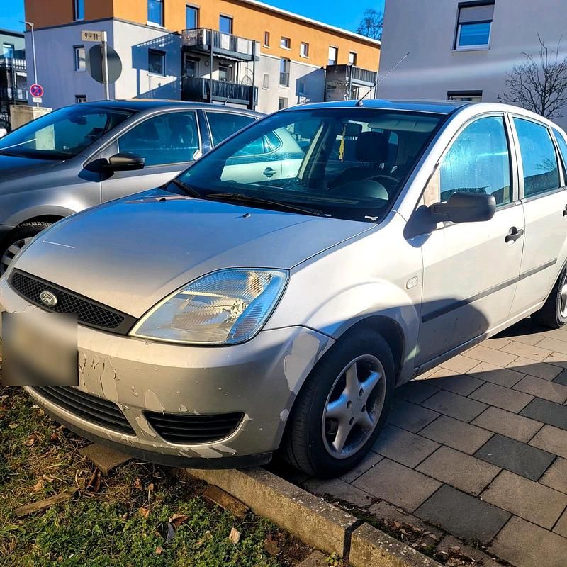 Gebraucht Ford Fiesta 68 PS (50 kW) 2004 Grau Kleinwagen