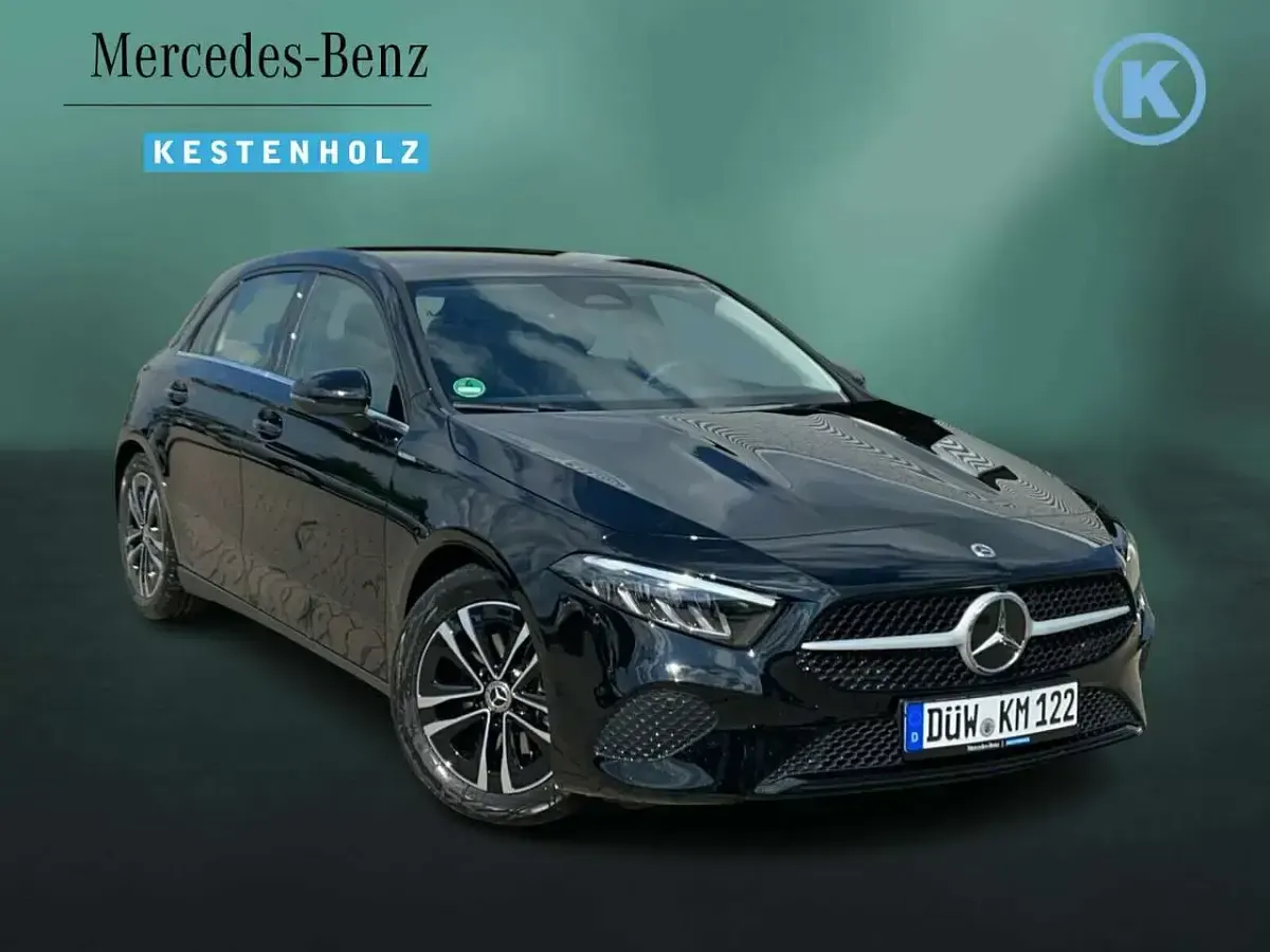 Gebraucht Mercedes A180 136 PS (100 kW) 2024 Unilack nachtschwarz Limousine