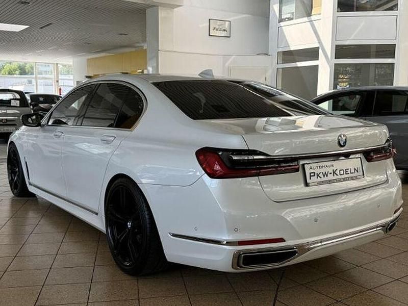 Gebraucht BMW 730 Executive 265 PS (194 kW) 2019 Weiß Limousine