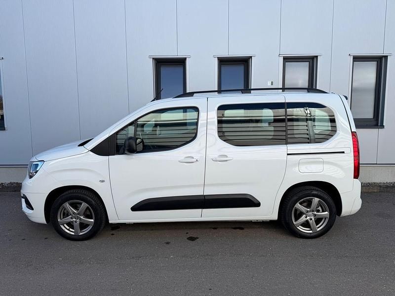 Gebraucht Opel Combo Life 110 PS (80 kW) 2022 Weiß Limousine