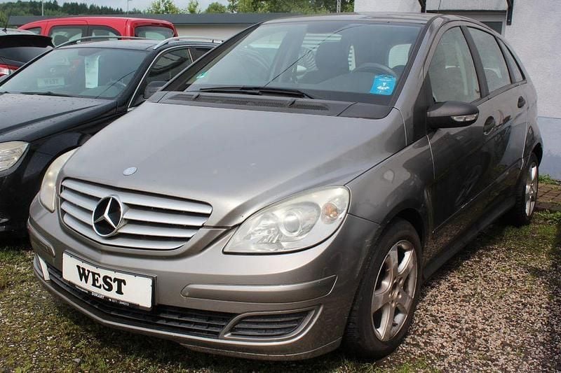 Grau Gebraucht 2006 Mercedes B180 Van / Kleinbus | 990 € (Superpreis) - Bild 1/4