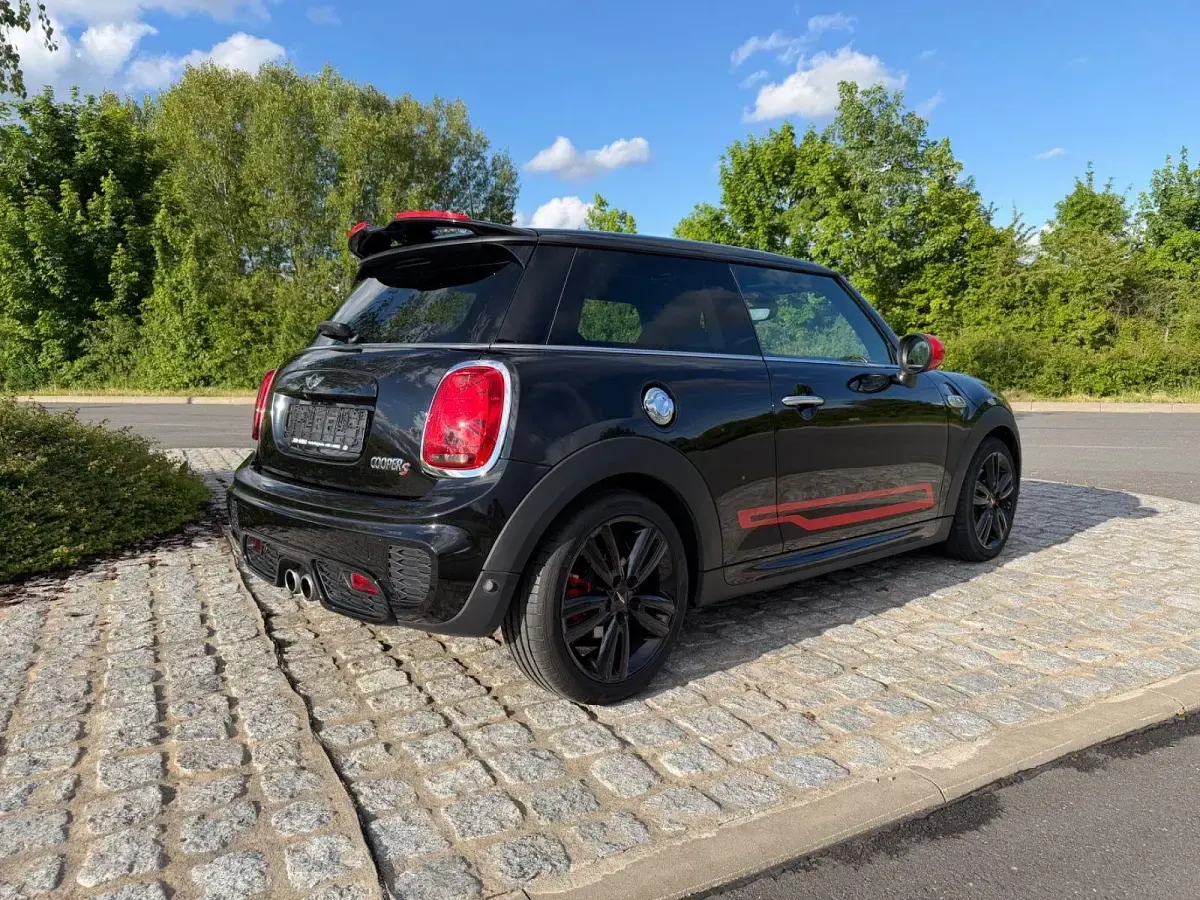 Gebraucht Mini John Cooper Works 192 PS (141 kW) 2016 Schwarz Kleinwagen