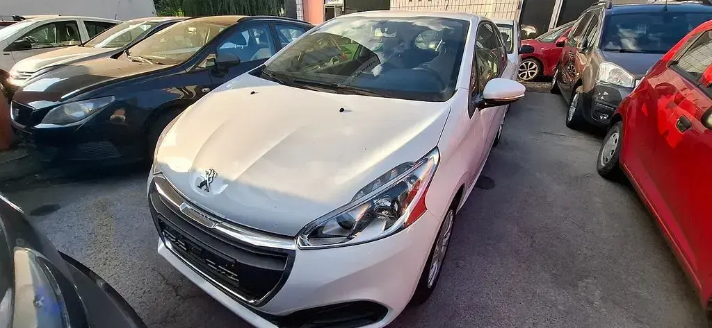 Gebraucht Peugeot 208 Active 82 PS (60 kW) 2016 Weiß Kleinwagen