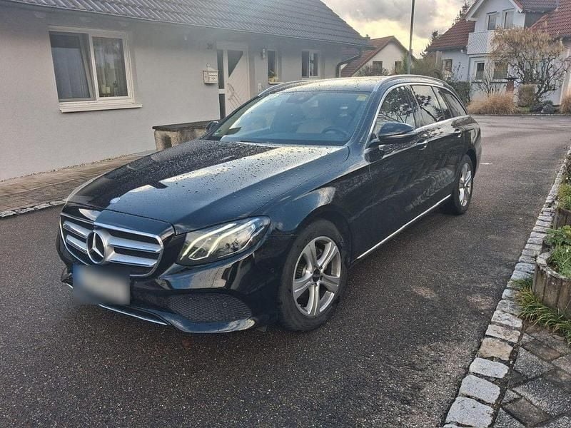 Gebraucht Mercedes E220 Avantgarde 194 PS (142 kW) 2017 Schwarz Kombi