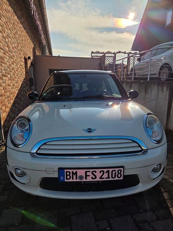 Weiß Gebraucht 2008 Mini One Clubman Kombi | 4.999 € - Bild 1/4