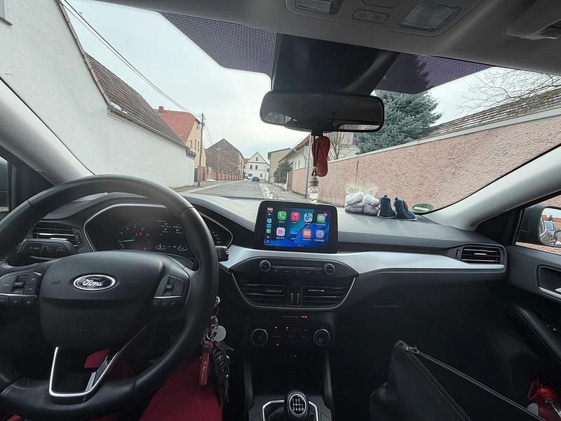 Gebraucht Ford Focus Titanium 125 PS (91 kW) 2021 Grau Kombi