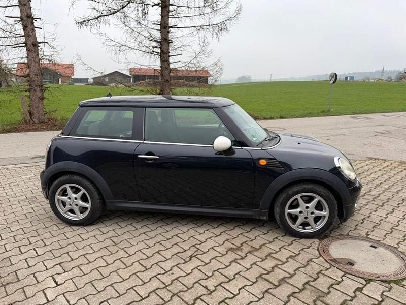 Gebraucht Mini ONE 95 PS (69 kW) 2008 Schwarz Kleinwagen