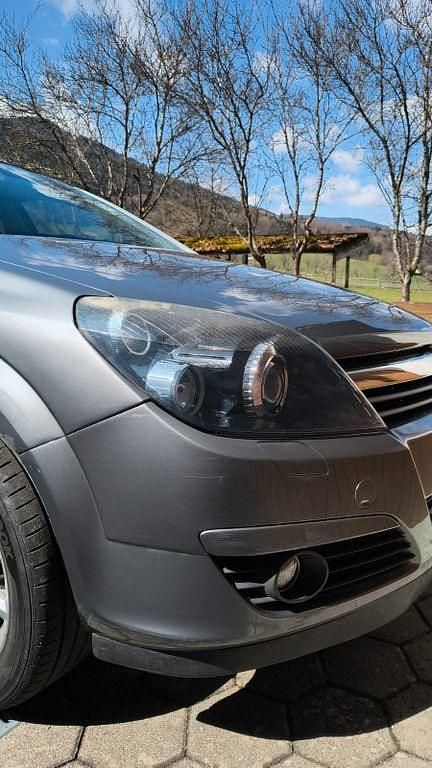 Gebraucht Opel Astra 125 PS (91 kW) 2005 Silber Limousine