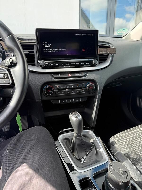 Gebraucht Kia XCeed Vision 120 PS (88 kW) 2022 Schwarz SUV